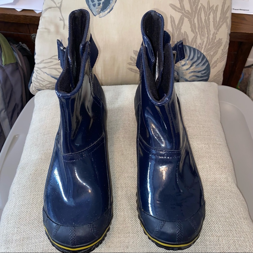Sorel navy blue rubber boots, 9
